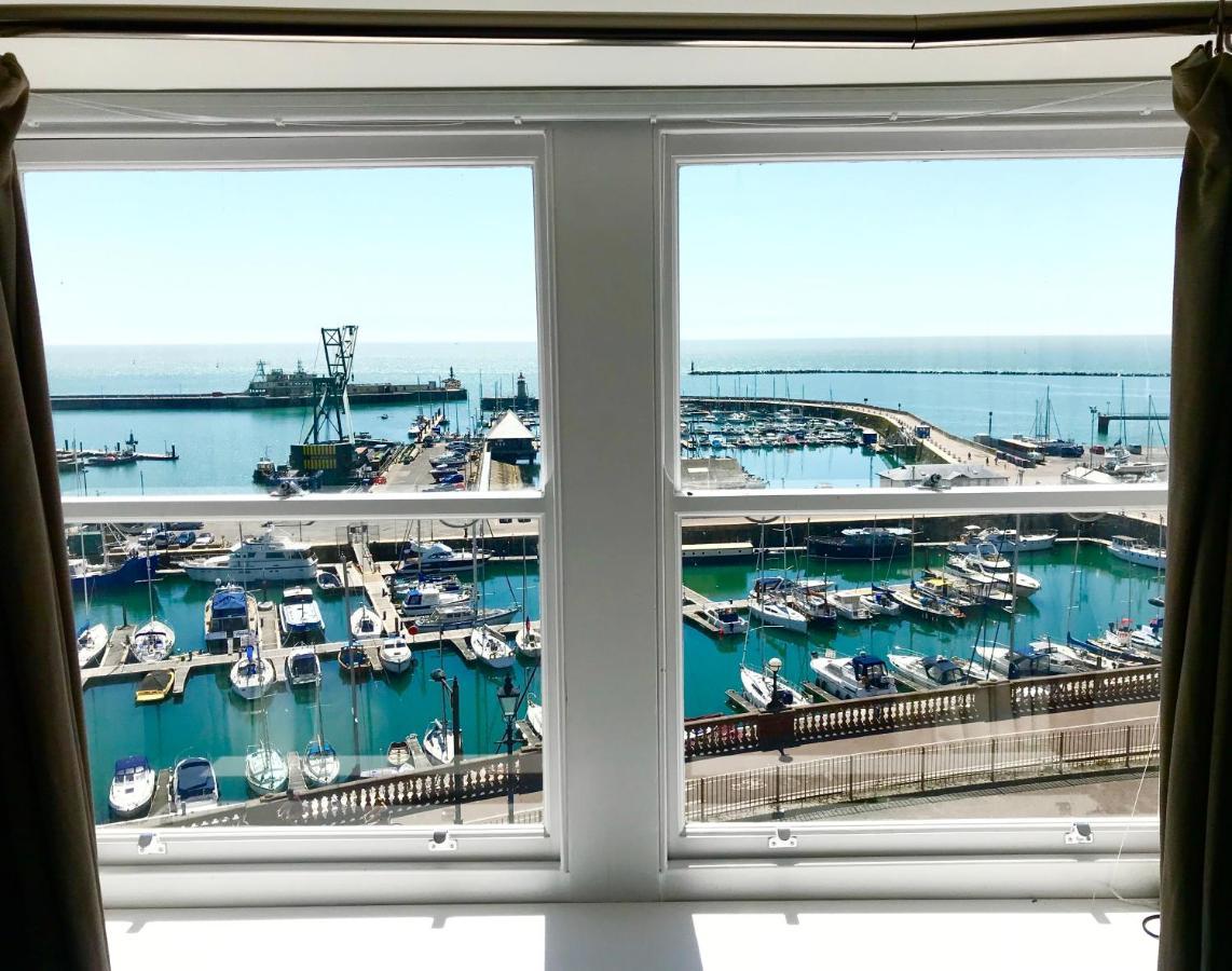 Marina Retreat - Stunning 4 Bedroom, 3 Bathroom House With Harbour Views! Ramsgate Kültér fotó