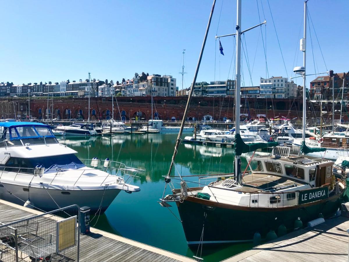 Marina Retreat - Stunning 4 Bedroom, 3 Bathroom House With Harbour Views! Ramsgate Kültér fotó